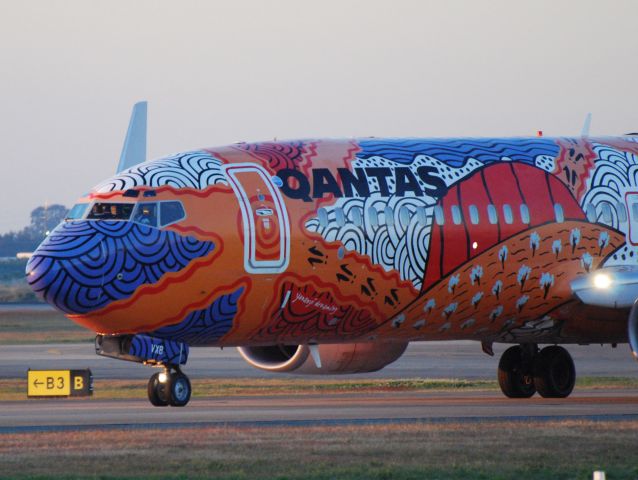 Boeing 737-800 (VH-VXB) - Early morning taxi to 19 holding point