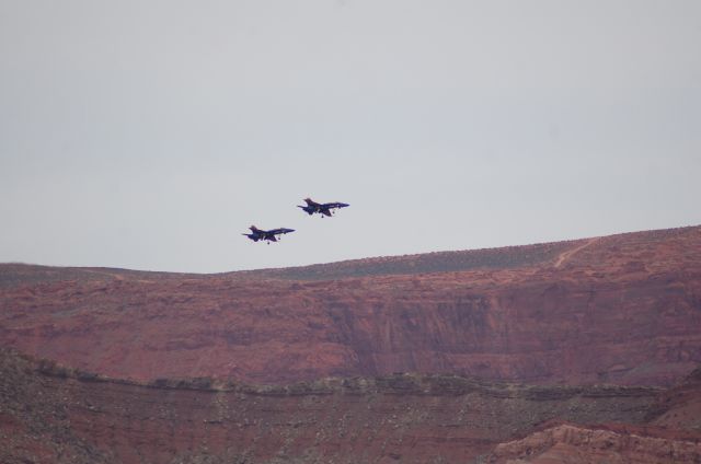 McDonnell Douglas FA-18 Hornet —