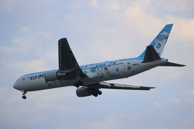 BOEING 767-300 (JA607A) - December 7th 2021:HND-HKD.