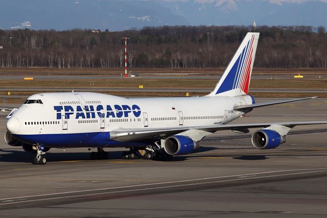 Boeing 747-200 (VQ-BHW)