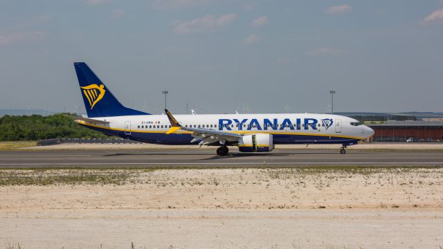 Boeing 737 MAX 8 (EI-HMW)