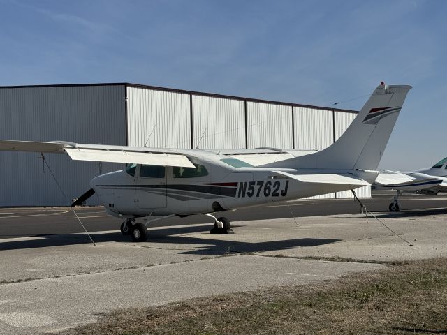 N6762J — - A nice two ten. Gear doors removed. 15-FEB-2024.