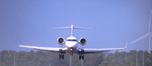 Canadair Regional Jet CRJ-700 (F-GRZO)