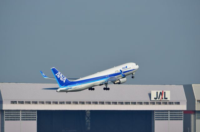 BOEING 767-300 (JA620A)