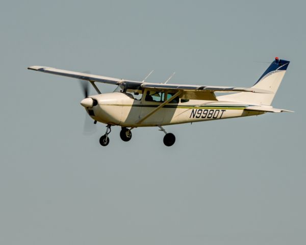 Cessna Skylane (N9980T)