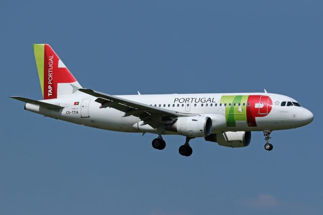 Airbus A319 (CS-TTA)