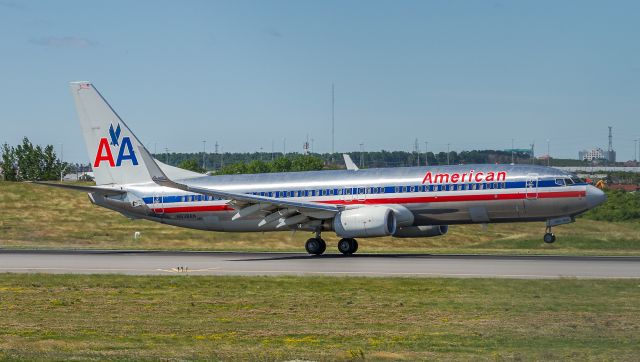 Boeing 737-800 (N938AN)