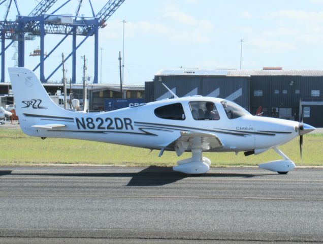 Cirrus SR-22 (N822DR)
