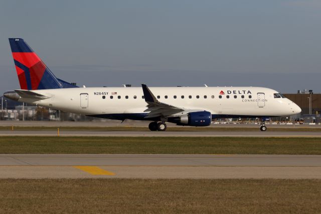 EMBRAER 175 (long wing) (N284SY)