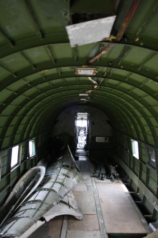 Douglas DC-3 —