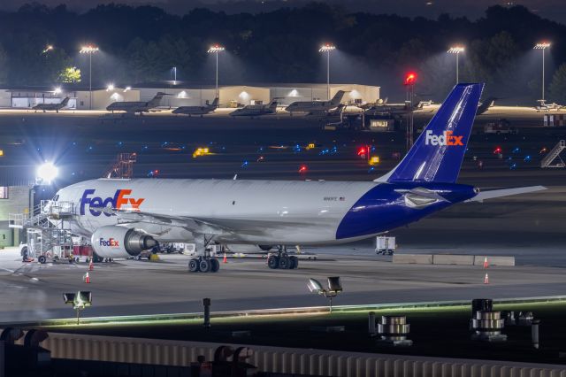 Airbus A300F4-600 (N685FE)