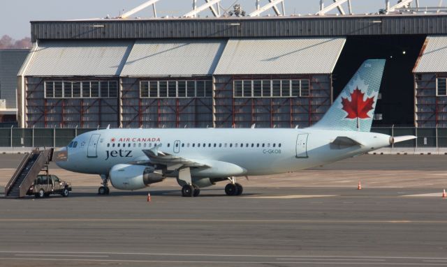 Airbus A319 (C-GKOB)