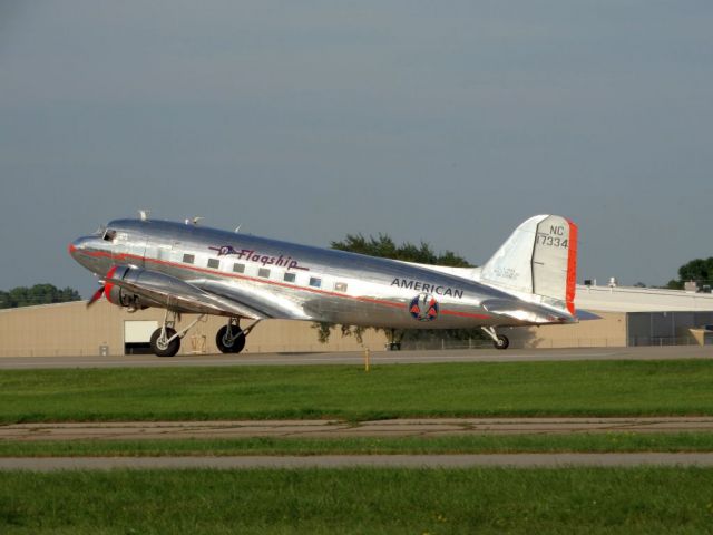 Douglas DC-3 (N17334)