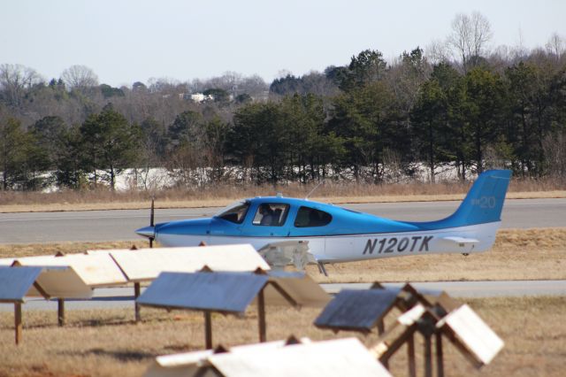 Cirrus SR-20 (N120TK)