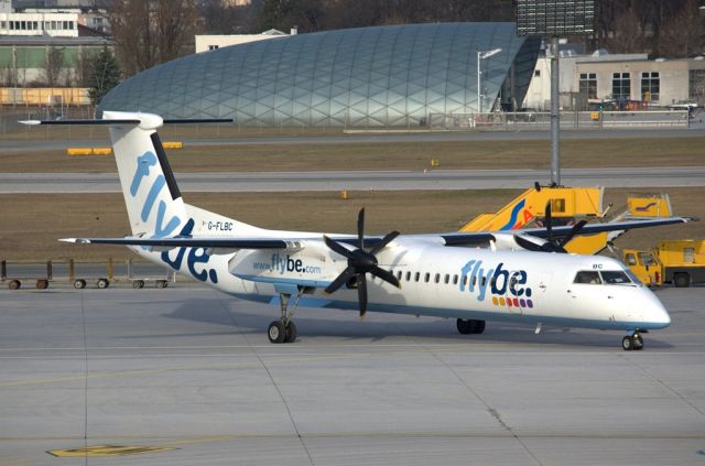 de Havilland Dash 8-400 (G-FLBC)