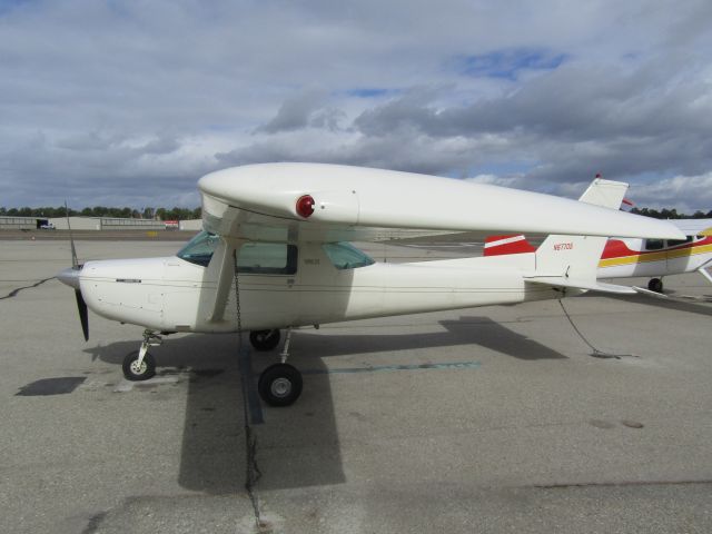 Cessna 152 (N67705) - On the ramp