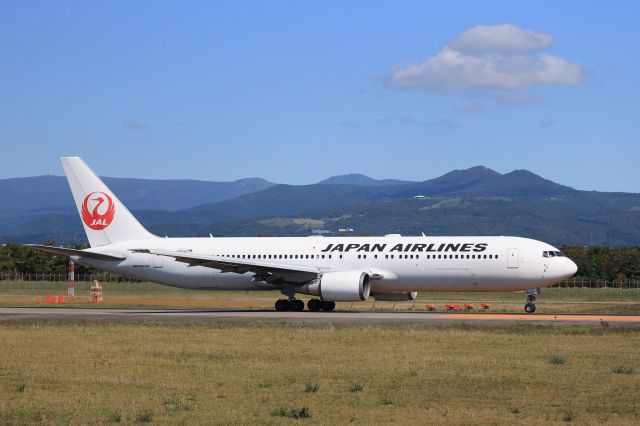 BOEING 767-300 (JA602J) - September 10,2022:HKD-HND.
