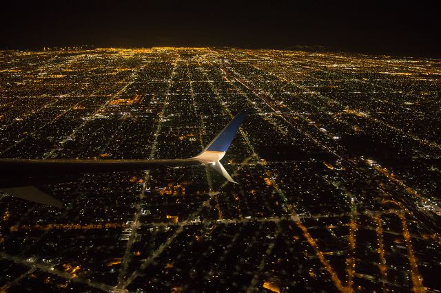 Boeing 737-900 (N57439) - Turning on base to LAX