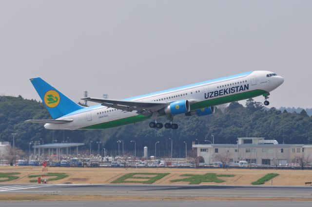 BOEING 767-300 (UK-67001) - 2012/4/6
