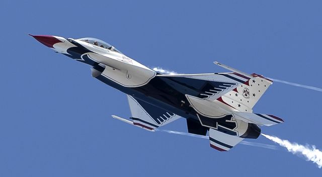 Lockheed F-16 Fighting Falcon —