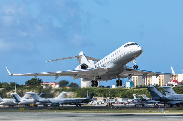 Bombardier Global 5000 (N117MS)