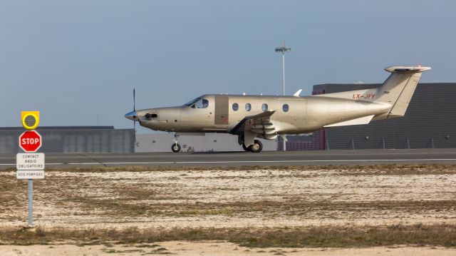 Pilatus PC-12 (LX-JFY)