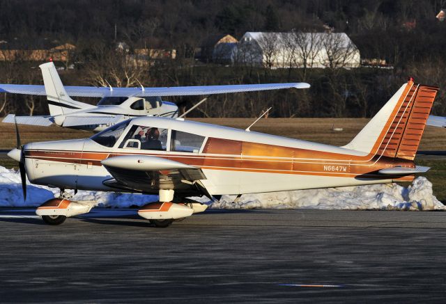 Piper Cherokee (N6647W) - Seen at KFDK on 12/27/2009.      a href=http://discussions.flightaware.com/profile.php?mode=viewprofile&u=269247  [ concord977 profile ]/a