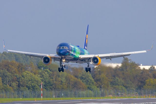 Boeing 757-200 (TF-FIU)