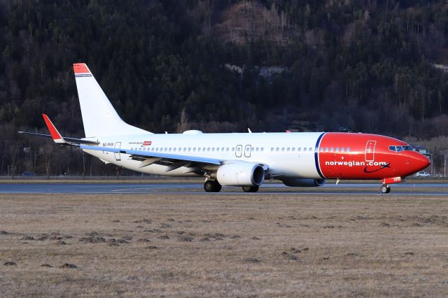 Boeing 737-800 (SE-RRS)