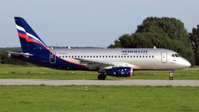 Sukhoi Superjet 100 (RA-89007)