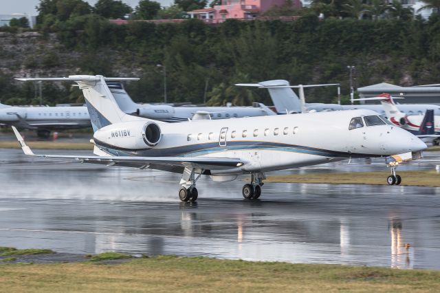 Embraer Legacy 600/650 (N611BV)