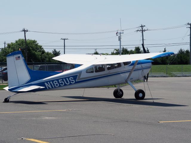 Cessna Skywagon 180 (N185US)