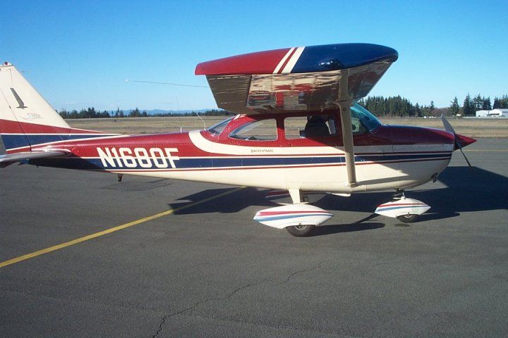 Cessna Skyhawk (N1680F) - 1967 C172H