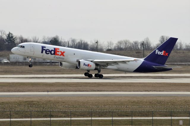 Boeing 757-200 (N970FD)