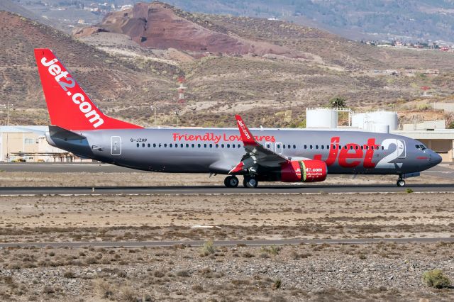 Boeing 737-800 (G-JZHP)