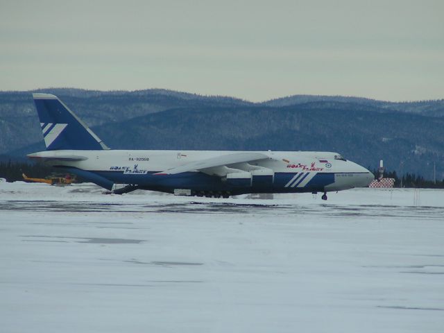 Antonov An-124 Ruslan (RA-82068)
