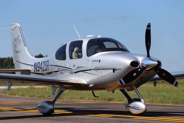 Cirrus SR-22 (N942SR)