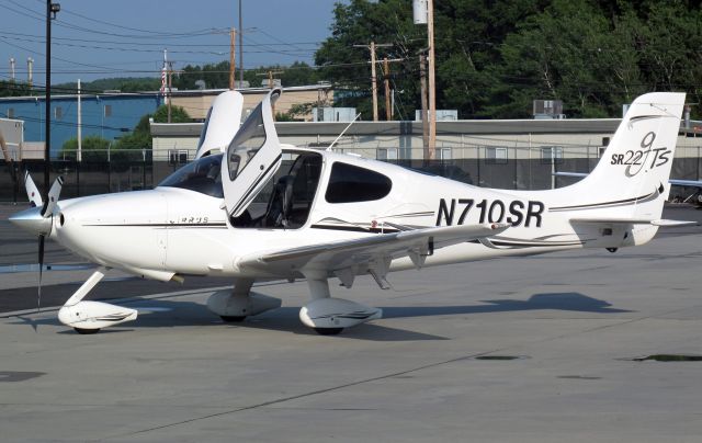 Cirrus SR-22 (N710SR)