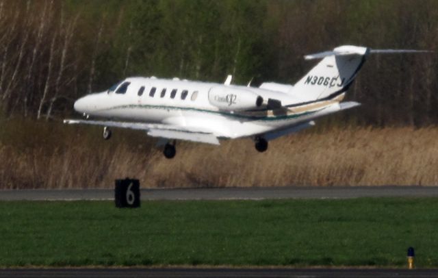 Cessna Citation II (N306CJ) - Perfect landing under very difficult wind conditions.