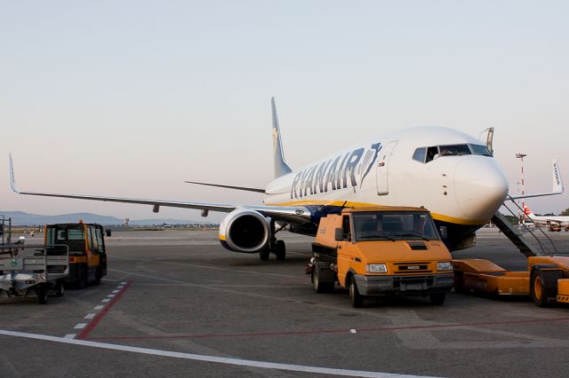 Boeing 737-700 (EI-DCR)