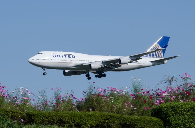 Boeing 747-400 (N119UA)