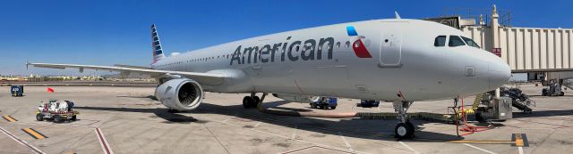 Airbus A321 (N559UW) - phoenix sky harbor international airport 10MAR22