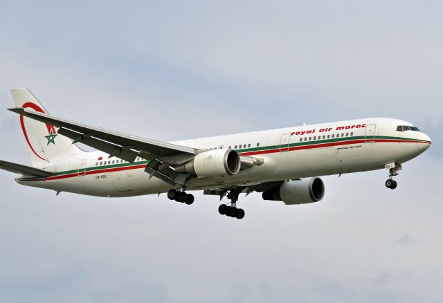 BOEING 767-300 (CN-ROG)