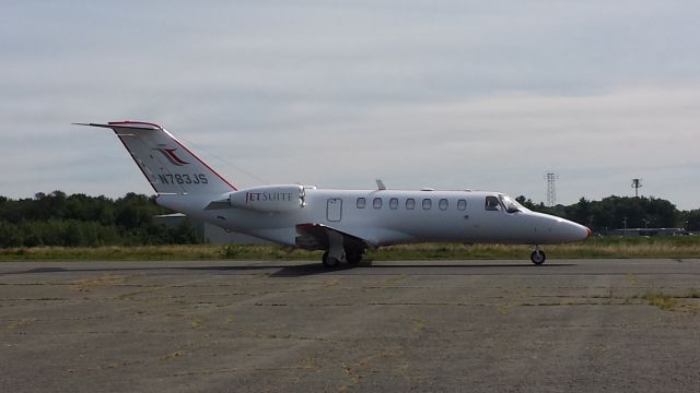 Cessna Skyhawk (N783JS) - JetSuite at Beverly.