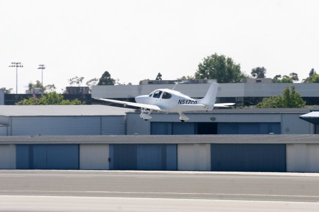 Cirrus SR-22 (N517CD)