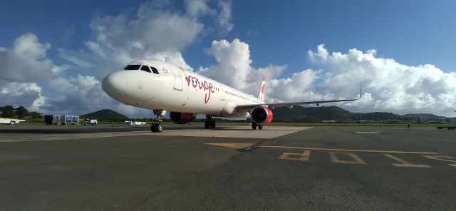 Airbus A321 (C-GHQI)