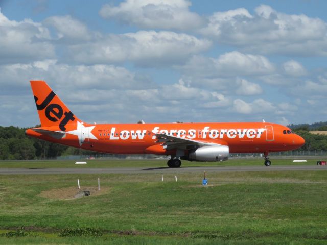 Airbus A320 (VH-VGF)