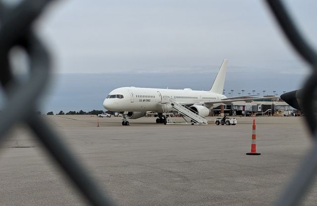 Boeing 757-200 (02-5001) - C-32B of the 468th Test Flight Squadron (https://en.wikipedia.org/wiki/486th_Flight_Test_Squadron) hanging out in Lexington, KY this morning