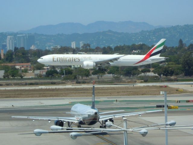 BOEING 777-300 — - EMIRATES UAE 777-300 LAX