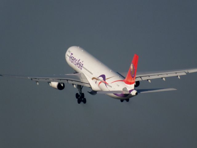 Airbus A330-300 (B-22101) - TransAsia Airways